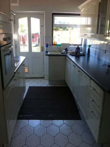  Image of 2 bedroom Detached house to rent in Groveway Becontree Dagenham RM8 at RM8  Dagenham, RM8 3XB