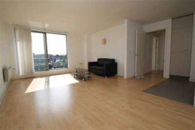  Image of 2 bedroom Flat to rent in Deals Gateway London SE13 at London, SE13 7QE