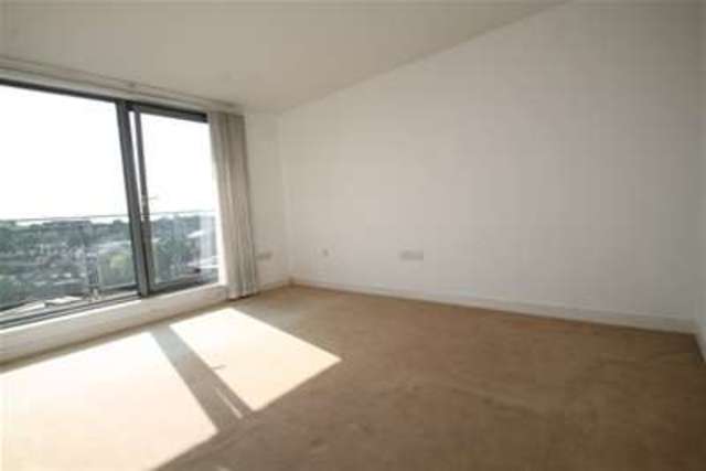  Image of 2 bedroom Flat to rent in Deals Gateway London SE13 at London, SE13 7QE