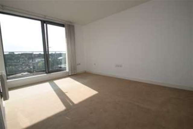  Image of 2 bedroom Flat to rent in Deals Gateway London SE13 at London, SE13 7QE