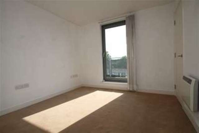  Image of 2 bedroom Flat to rent in Deals Gateway London SE13 at London, SE13 7QE
