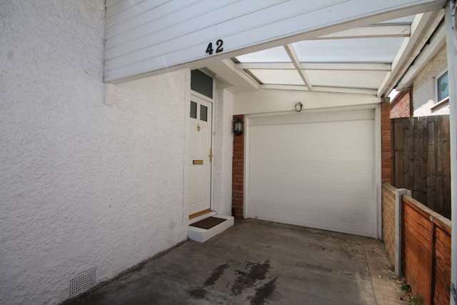  Image of 2 bedroom Bungalow for sale in Danson Lane Welling DA16 at Danson Lane  Welling, DA16 2BE