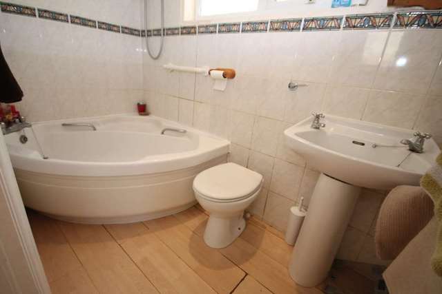  Image of 2 bedroom Bungalow for sale in Danson Lane Welling DA16 at Danson Lane  Welling, DA16 2BE