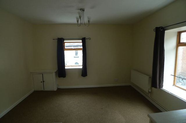  Image of 1 bedroom Flat to rent in Chapel Street Denbigh LL16 at Rhes Pen Y Bryn Crown Lane Denbigh, LL16 3SW