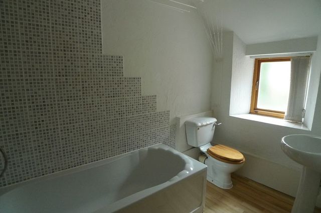  Image of 1 bedroom Flat to rent in Chapel Street Denbigh LL16 at Rhes Pen Y Bryn Crown Lane Denbigh, LL16 3SW