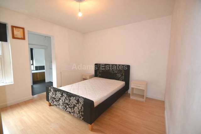  Image of 1 bedroom Terraced house to rent in St. Georges Terrace Reading RG30 at St Georges Terrace  Reading, RG30 2QN