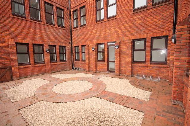  Image of 2 bedroom Apartment to rent in Harpur Street Bedford MK40 at Beds  Bedford, MK40 2SR