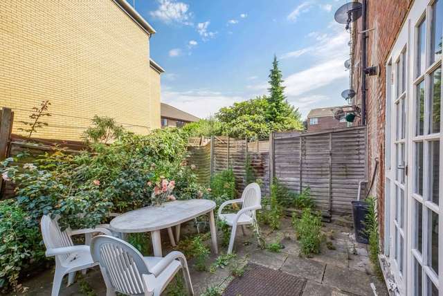  Image of 3 bedroom Maisonette for sale in Eagle Wharf Road London N1 at Eagle Wharf Road Islington London, N1 7EF