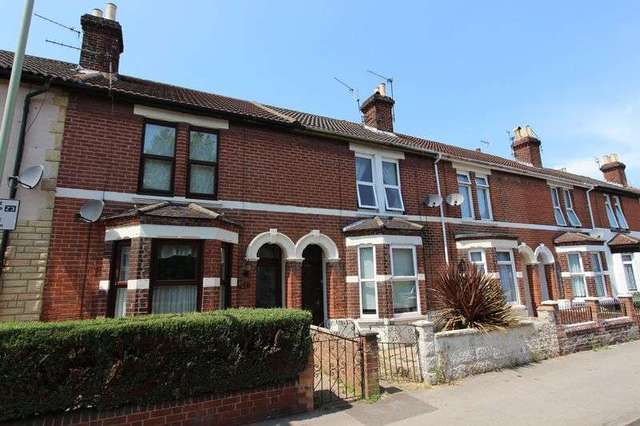  Image of 3 bedroom Terraced house for sale in High Street Eastleigh SO50 at High Street  Eastleigh, SO50 5LS