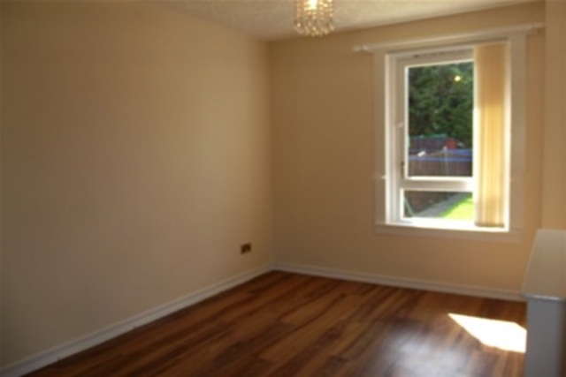  Image of 2 bedroom Terraced house to rent in Edinburgh Road Glasgow G33 at Carntyne Glasgow Glasgow, G33 3QB