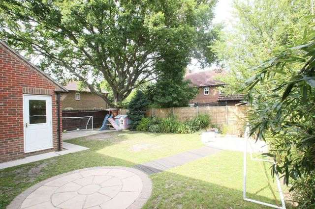  Image of 3 bedroom Detached house for sale in Egdon Close Ferndown BH22 at Egdon Close  Ferndown, BH22 8LF