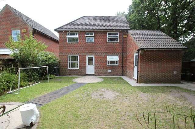  Image of 3 bedroom Detached house for sale in Egdon Close Ferndown BH22 at Egdon Close  Ferndown, BH22 8LF