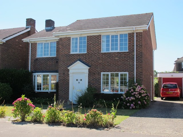  Image of 4 bedroom Detached house for sale in Ellerslie Close Fareham PO14 at Ellerslie Close Hill Head Fareham, PO14 3LH