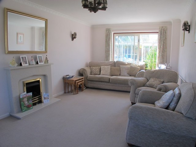  Image of 4 bedroom Detached house for sale in Ellerslie Close Fareham PO14 at Ellerslie Close Hill Head Fareham, PO14 3LH