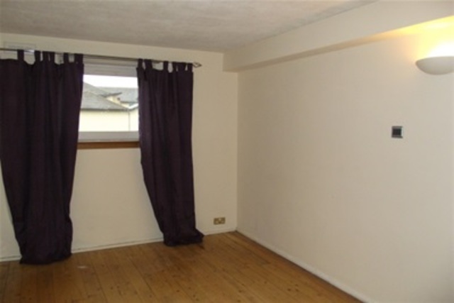  Image of 1 bedroom Flat to rent in Ellisland Road Glasgow G43 at Newlands Glasgow Glasgow, G43 2DB