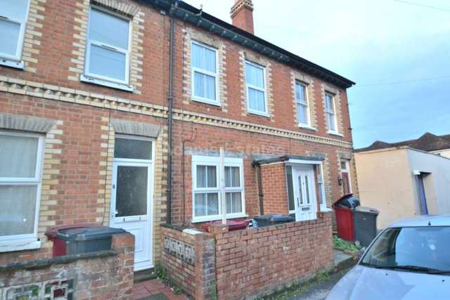  Image of 3 bedroom Terraced house to rent in Essex Street Reading RG2 at Essex Street  Reading, RG2 0EH