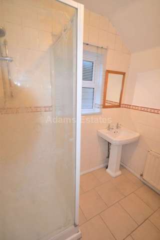  Image of 3 bedroom Terraced house to rent in Essex Street Reading RG2 at Essex Street  Reading, RG2 0EH