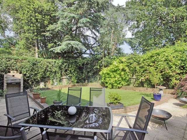  Image of 3 bedroom Detached house for sale in Evans Close Maidenbower Crawley RH10 at Evans Close Maidenbower Crawley, RH10 7WN