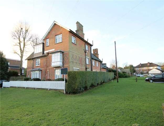  Image of 2 bedroom Flat for sale in Little Common Stanmore HA7 at 11 Little Common Stanmore Stanmore, HA7 3BZ