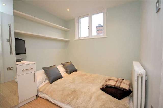  Image of 2 bedroom Flat for sale in Little Common Stanmore HA7 at 11 Little Common Stanmore Stanmore, HA7 3BZ