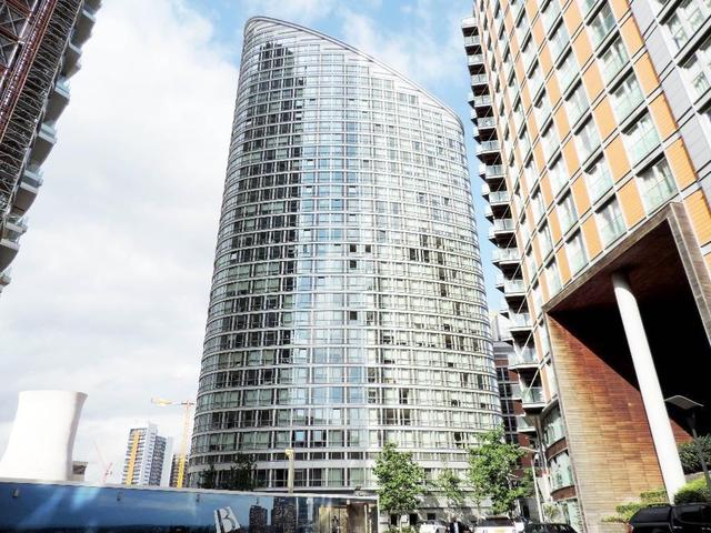 Image of 1 bedroom Flat to rent in Fairmont Avenue London E14 at Docklands  London, E14 9JA