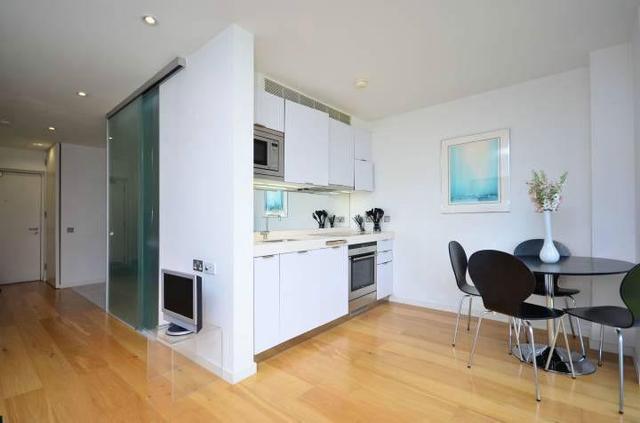  Image of 1 bedroom Flat to rent in Fairmont Avenue London E14 at Docklands  London, E14 9JA