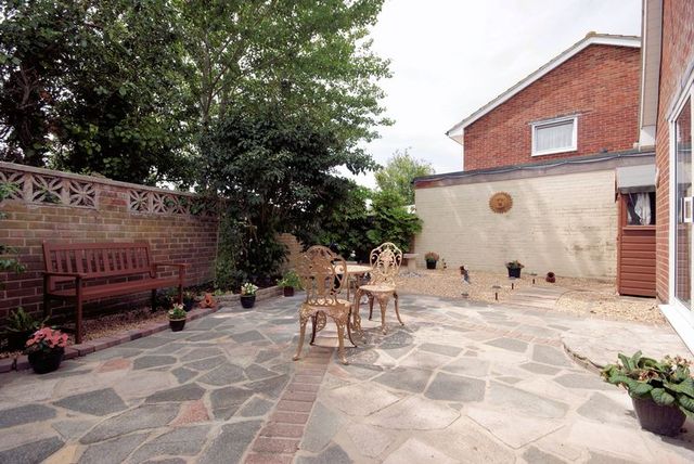  Image of 3 bedroom Detached house for sale in Fairwater Close Gosport PO13 at Fairwater Close  Gosport, PO13 0HF