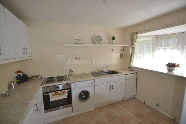  Image of 3 bedroom Semi-Detached house to rent in Fern Walk Calcot Reading RG31 at Fern Walk Calcot Reading, RG31 4YA