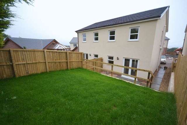  Image of 3 bedroom Semi-Detached house to rent in Ffordd Werdd Gorslas Llanelli SA14 at Ffordd Werdd Gorslas Llanelli, SA14 7NE