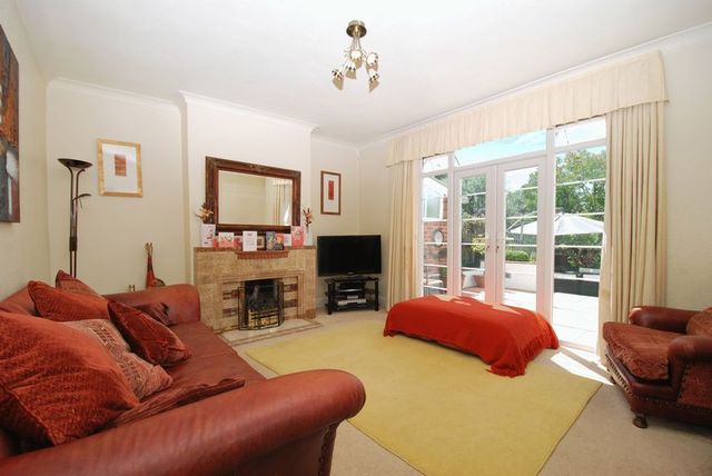  Image of 4 bedroom Semi-Detached house for sale in Flynt Avenue Allesley Coventry CV5 at Flynt Avenue Allesley Village Coventry, CV5 9GF