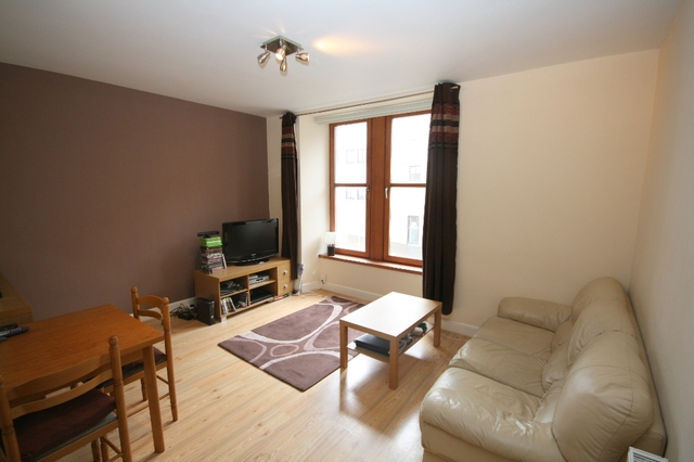  Image of 2 bedroom Flat to rent in Forest Park Road Dundee DD1 at West End Dundee Dundee, DD1 5NZ