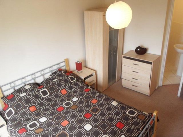  Image of 2 bedroom Apartment to rent in Middlewood Street Salford M5 at Middlewood Street  Salford, M5 4LW