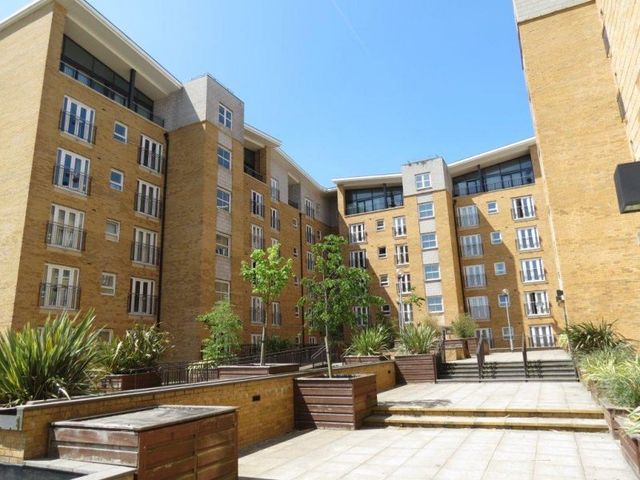  Image of 2 bedroom Apartment to rent in Middlewood Street Salford M5 at Middlewood Street  Salford, M5 4LW