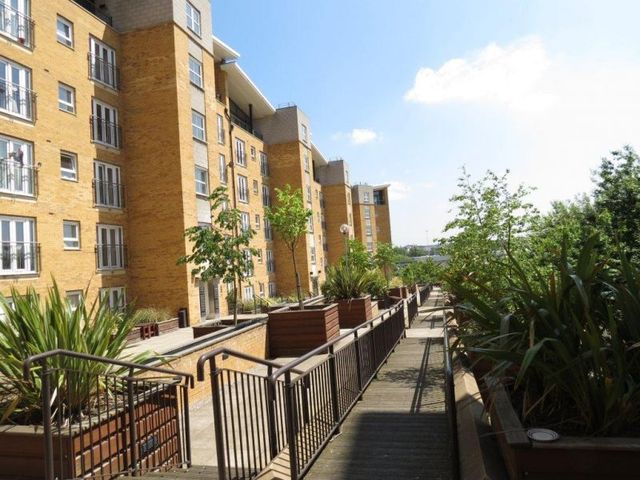  Image of 2 bedroom Apartment to rent in Middlewood Street Salford M5 at Middlewood Street  Salford, M5 4LW