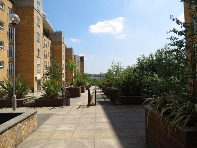  Image of 2 bedroom Apartment to rent in Middlewood Street Salford M5 at Middlewood Street  Salford, M5 4LW