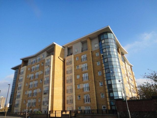  Image of 2 bedroom Apartment to rent in Middlewood Street Salford M5 at Middlewood Street  Salford, M5 4LW