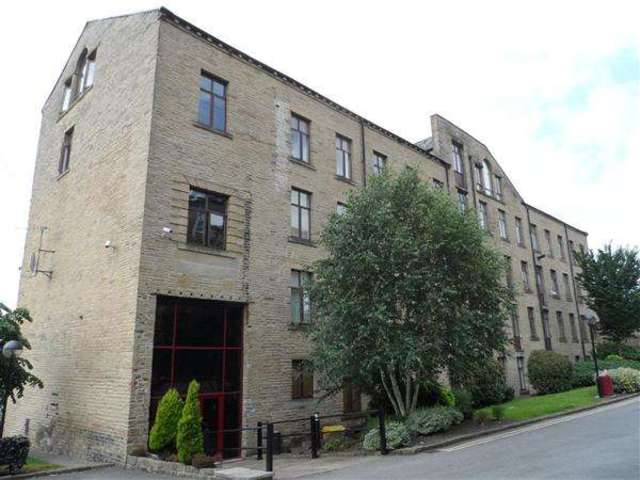  Image of 1 bedroom Penthouse to rent in Garden Street North Halifax HX3 at Northowram, HX3 6BP