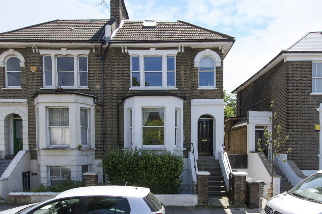  Image of 1 bedroom Apartment for sale in Geoffrey Road London SE4 at Geoffrey Road Brockley London, SE4 1NT