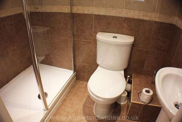  Image of 1 bedroom Flat to rent in Gillett Road Thornton Heath CR7 at Gillett Road  Thornton Heath, CR7 8SN