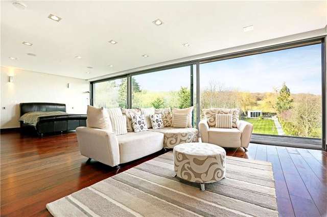  Image of 5 bedroom Detached house for sale in Glanleam Road Stanmore HA7 at Stanmore Middlesex Stanmore, HA7 4NW