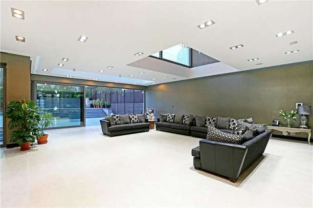  Image of 5 bedroom Detached house for sale in Glanleam Road Stanmore HA7 at Stanmore Middlesex Stanmore, HA7 4NW