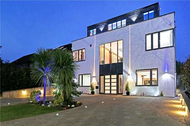  Image of 5 bedroom Detached house for sale in Glanleam Road Stanmore HA7 at Stanmore Middlesex Stanmore, HA7 4NW