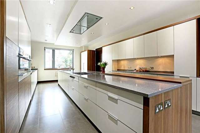  Image of 5 bedroom Detached house for sale in Glanleam Road Stanmore HA7 at Stanmore Middlesex Stanmore, HA7 4NW