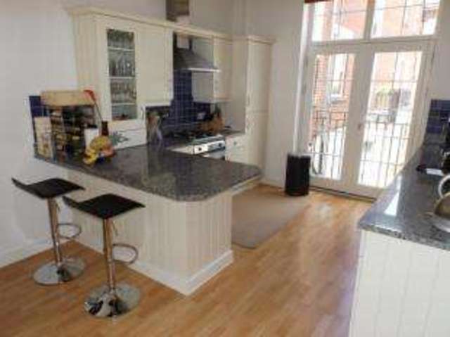  Image of 2 bedroom Maisonette for sale in Redcliff Street Redcliffe Bristol BS1 at 100 Redcliff Street Bristol, BS1 6LP
