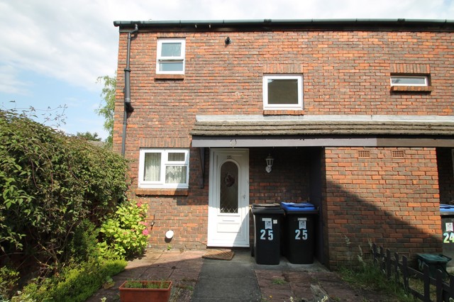  Image of 2 bedroom End of Terrace to rent in Goldfort Walk Knaphill Woking GU21 at Woking, GU21 3RB