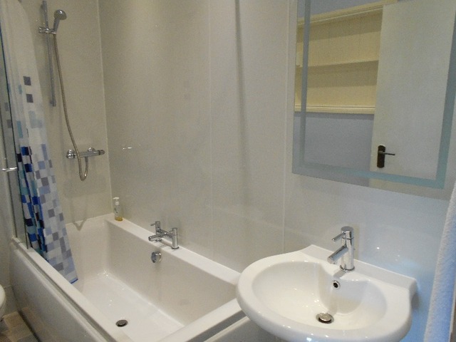  Image of 2 bedroom Flat to rent in Great Western Road Aberdeen AB10 at City Centre Aberdeen Aberdeen, AB10 6PB