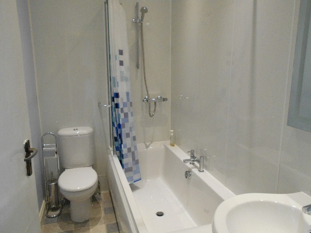  Image of 2 bedroom Flat to rent in Great Western Road Aberdeen AB10 at City Centre Aberdeen Aberdeen, AB10 6PB