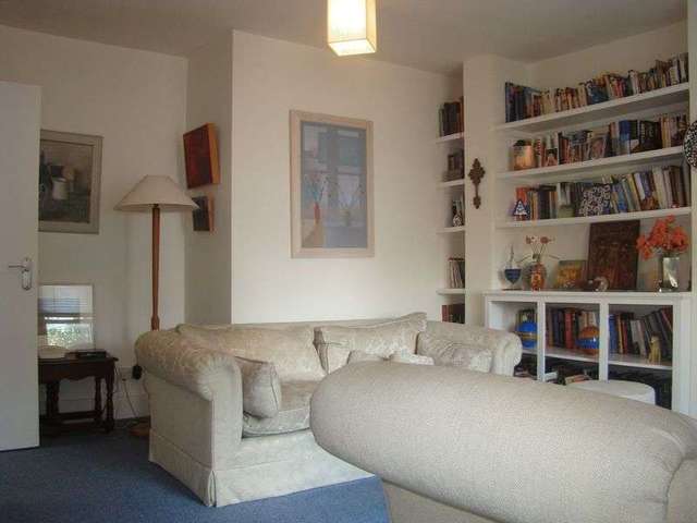  Image of 3 bedroom Flat to rent in Graham Road London E8 at Graham Road  London, E8 1BS