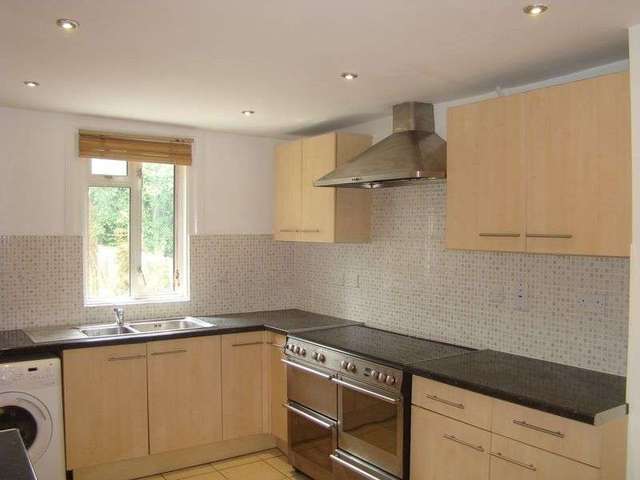  Image of 4 bedroom Terraced house to rent in Coopersale Road London E9 at Coopersale Road  LONDON, E9 6AU