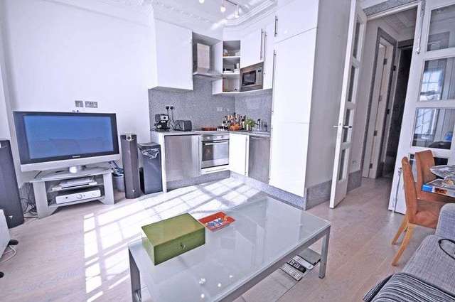  Image of Flat to rent in Hallam Street London W1W at Hallam Street  London, W1W 5HE